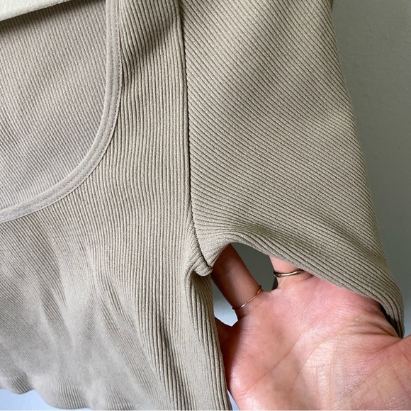 ARITZIA SUNDEH Sunday Best SinchSeamless rib ribcage tan long sleeve L - Picture 6 of 11